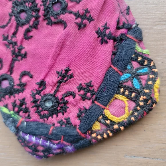 🎱🔮 Free People Boho Embroidered Repurposed vtg banjara hippie Wallet card case - Picture 12 of 16